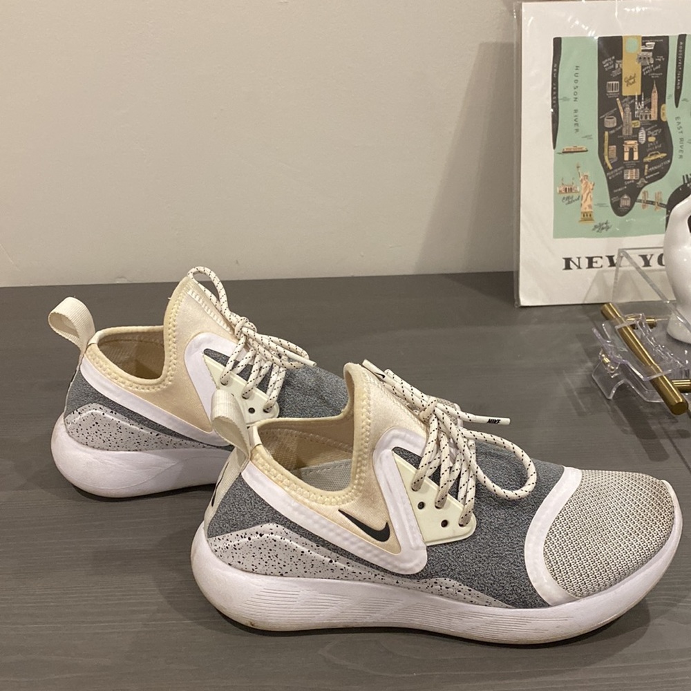 Nike Free - Picture 3 of 5